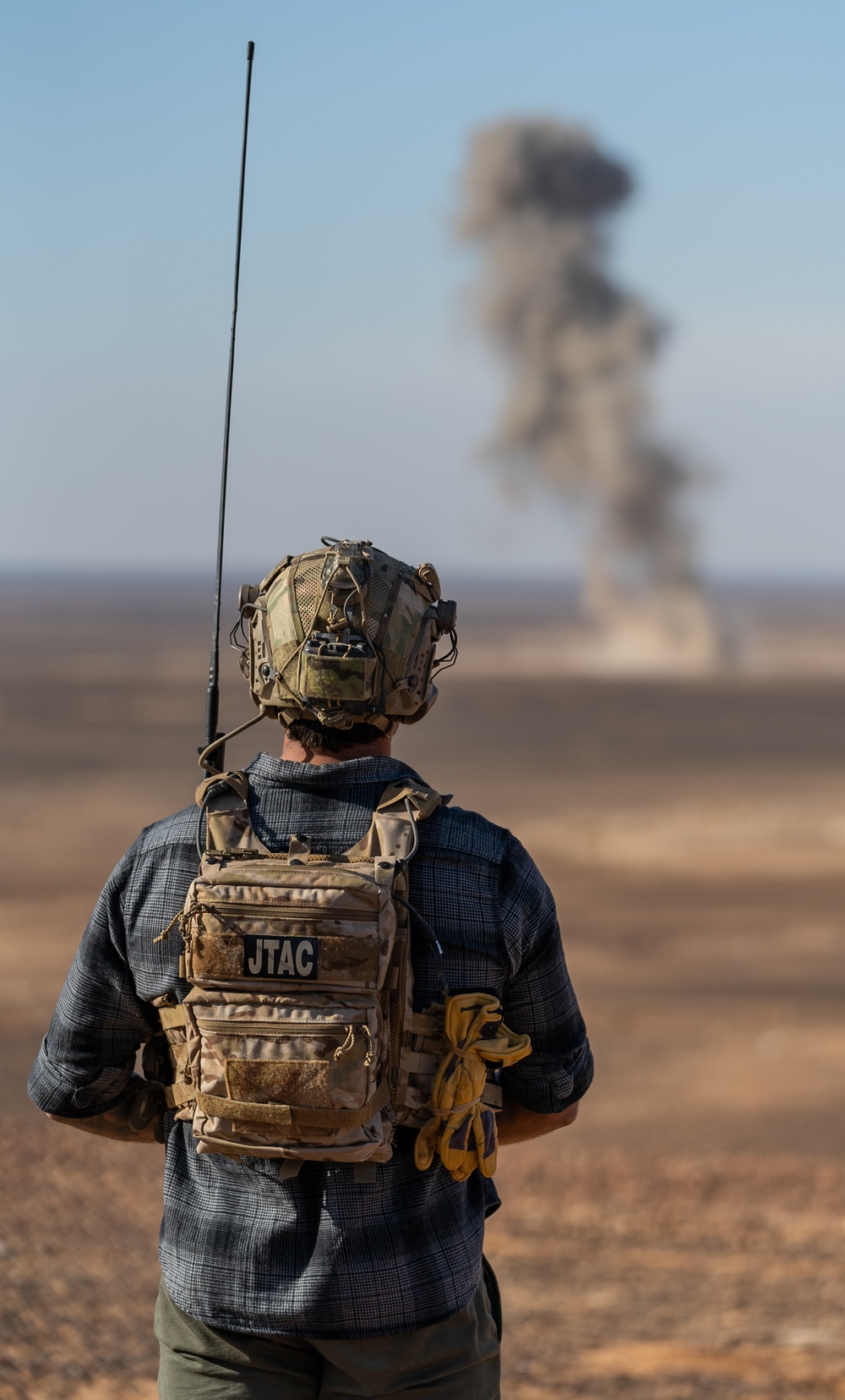 Coalition tactical air control party members partner to demonstrate close-air support