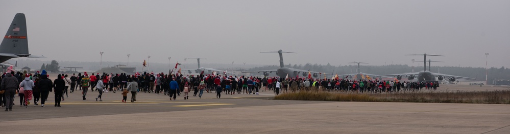 Dashing through the cold: Joint Jingle Jog sparkles into the season