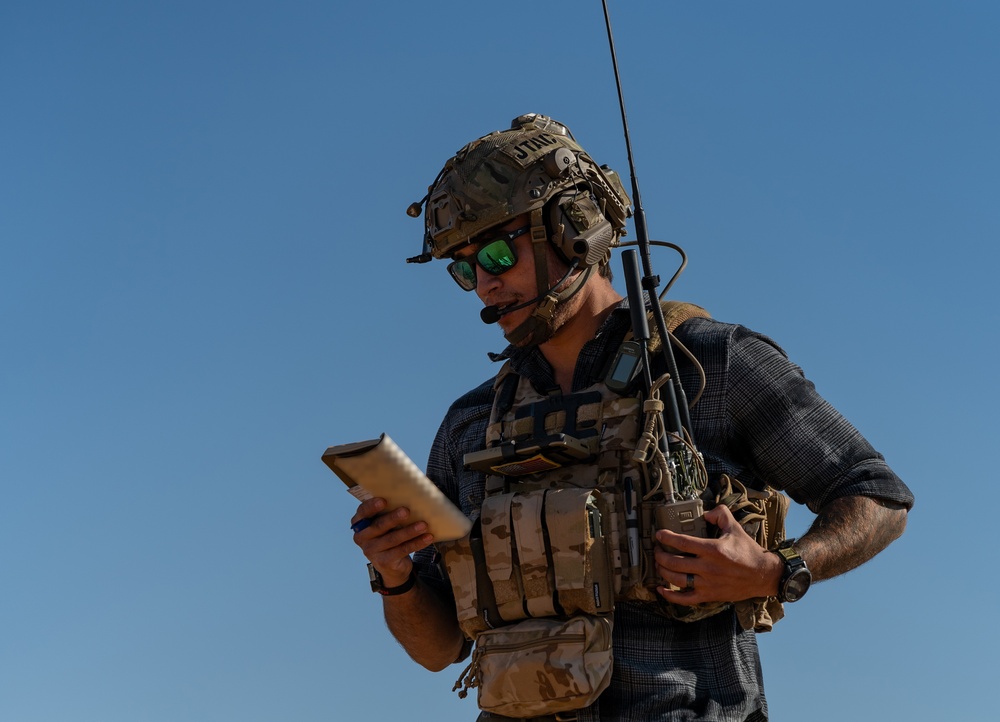 Coalition tactical air control party members partner to demonstrate close-air support