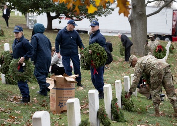 Senior U.S. Military Leaders Lay Wreaths in Section 37