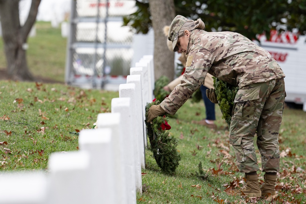 Senior U.S. Military Leaders Lay Wreaths in Section 37