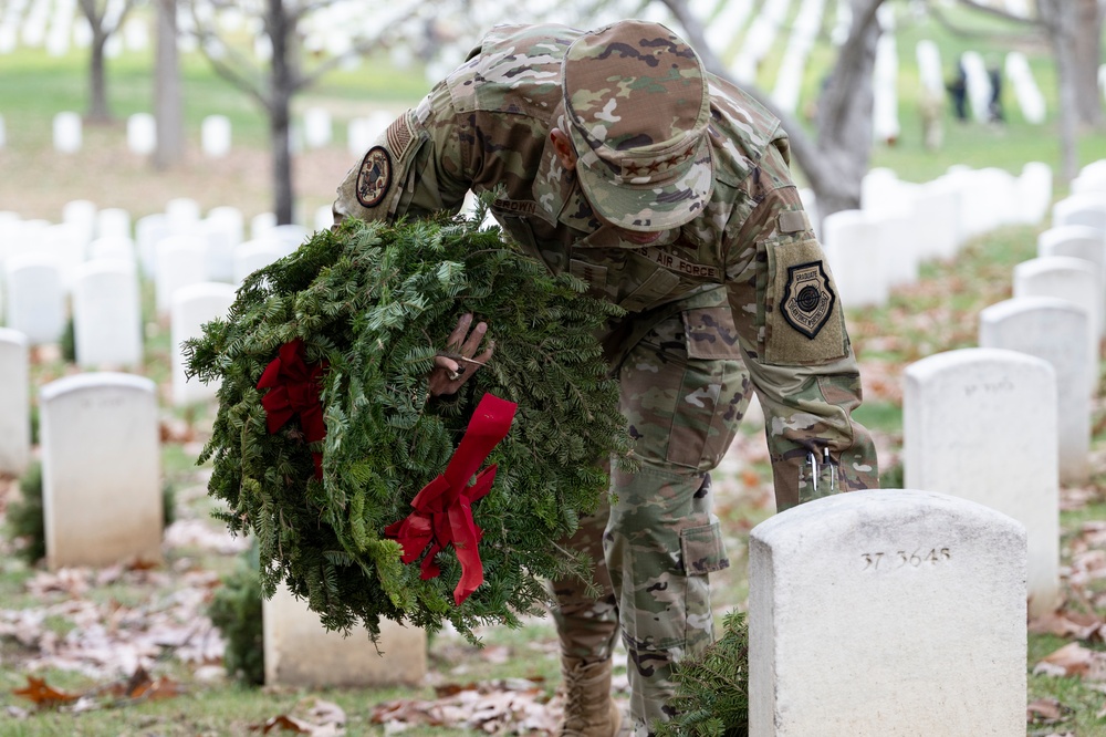 Senior U.S. Military Leaders Lay Wreaths in Section 37