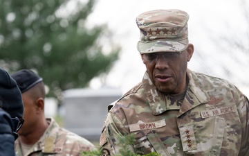 Senior U.S. Military Leaders Lay Wreaths in Section 37