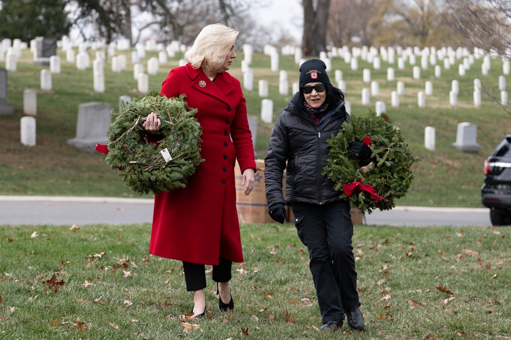 Senior U.S. Military Leaders Lay Wreaths in Section 37