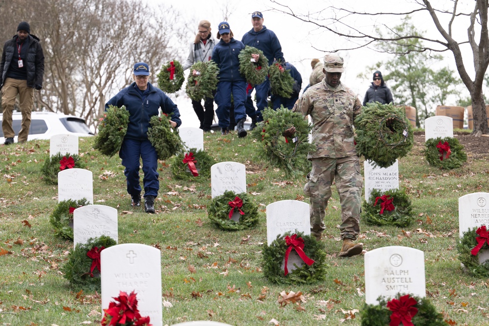 Senior U.S. Military Leaders Lay Wreaths in Section 37