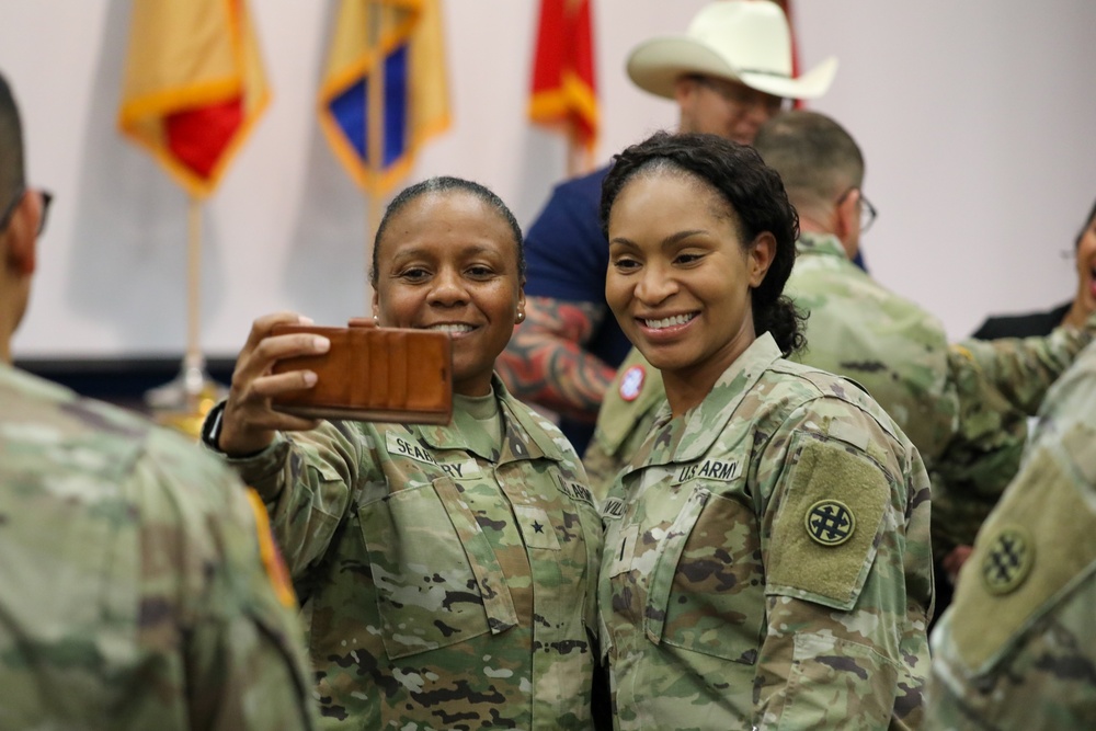 San Antonio based Army Reserve unit welcomes new commanding officer