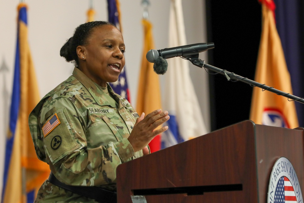 San Antonio based Army Reserve unit welcomes new commanding officer