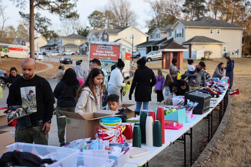 Fort Gregg-Adams Soldier gives back to her community during the holidays