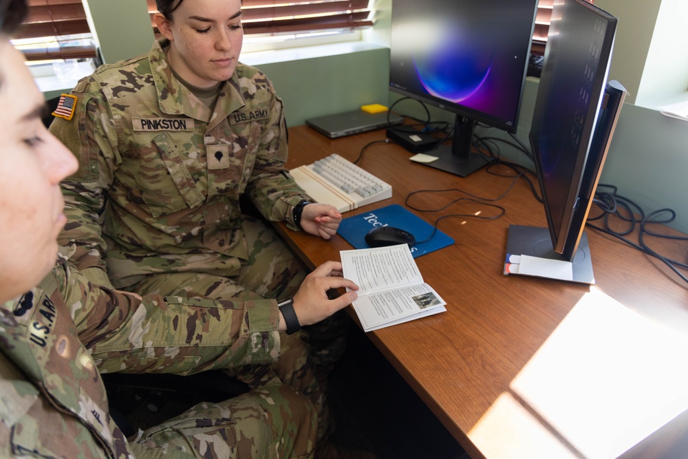 WRAIR-West Soldiers participate in Peer Advisor Training