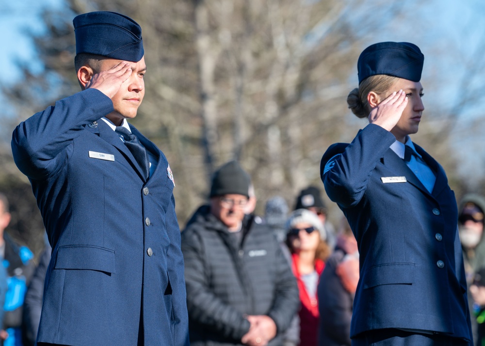 104th Fighter Wing volunteers with Wreaths Across America