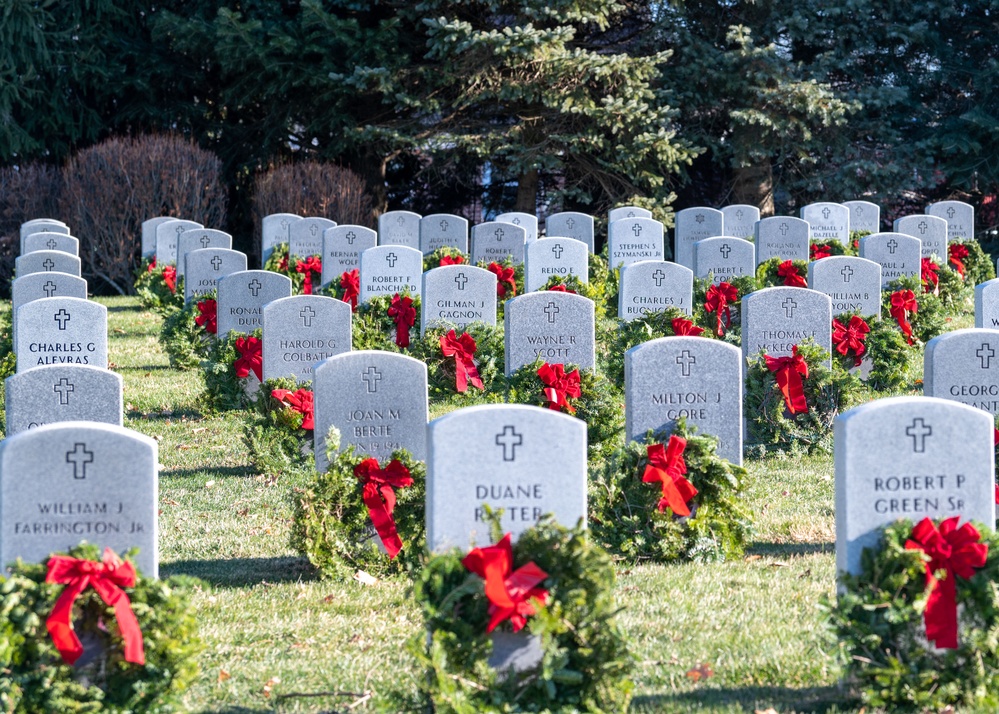 104th Fighter Wing volunteers with Wreaths Across America