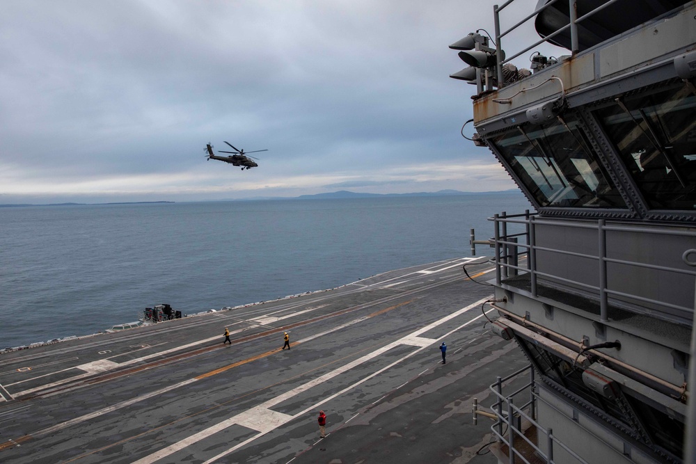 16th CAB Conducts Deck Landing Qualification on USS Ronald Reagan (CVN 76)