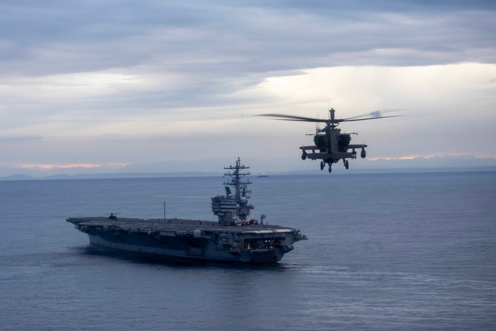 16th CAB Conducts Deck Landing Qualification on USS Ronald Reagan (CVN 76)