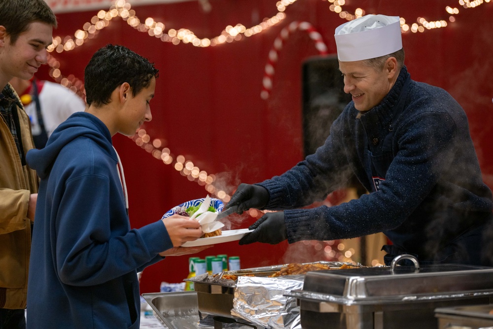 Spreading holiday joy, one meal at a time