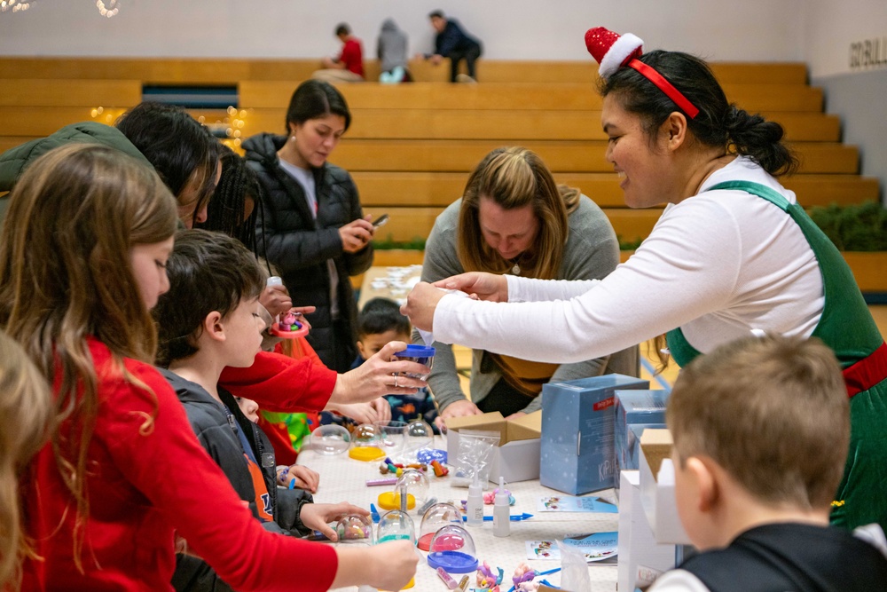 Spreading holiday joy, one meal at a time