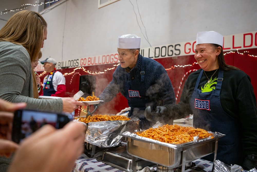 Spreading holiday joy, one meal at a time