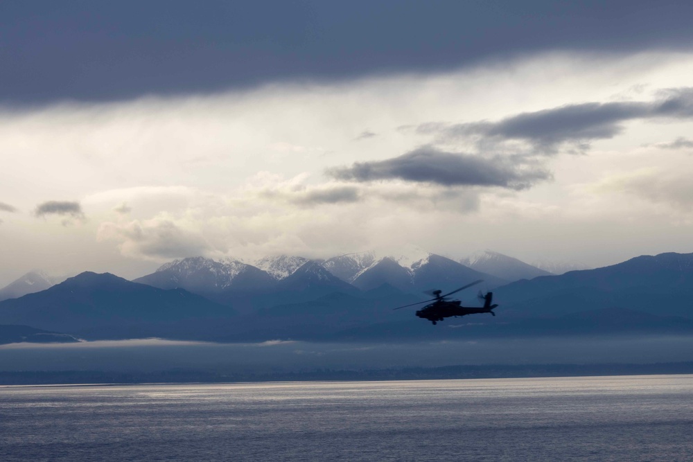 16th CAB Conducts Deck Landing Qualification on USS Ronald Reagan (CVN 76)