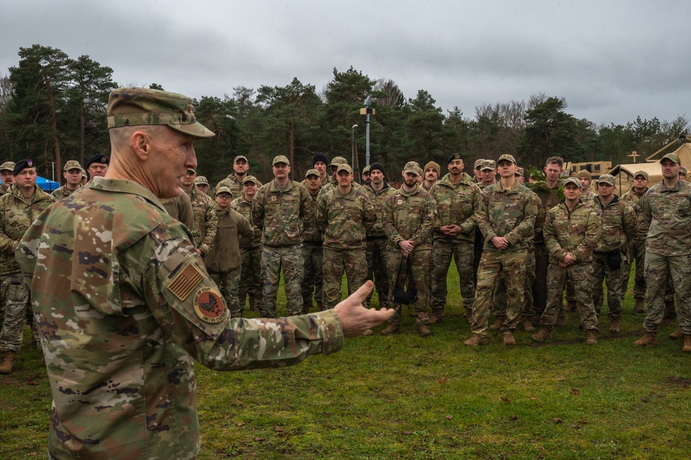 CSAF &amp; CMSAF visits the Global Gateway