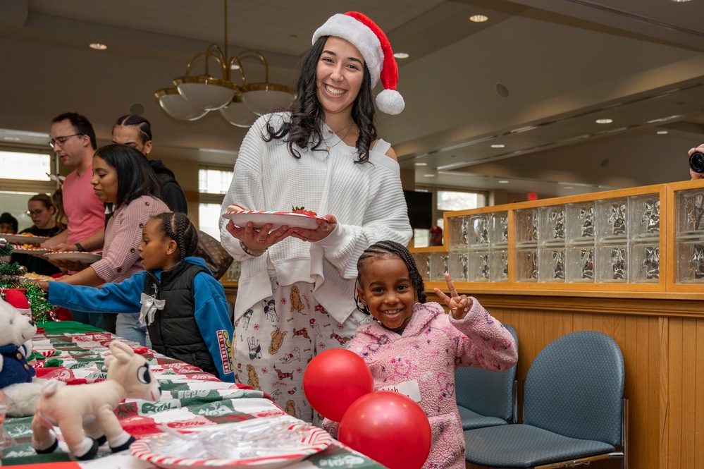 Naval Medical Center Portsmouth holds Annual Children’s Hematology/Oncology Christmas Party