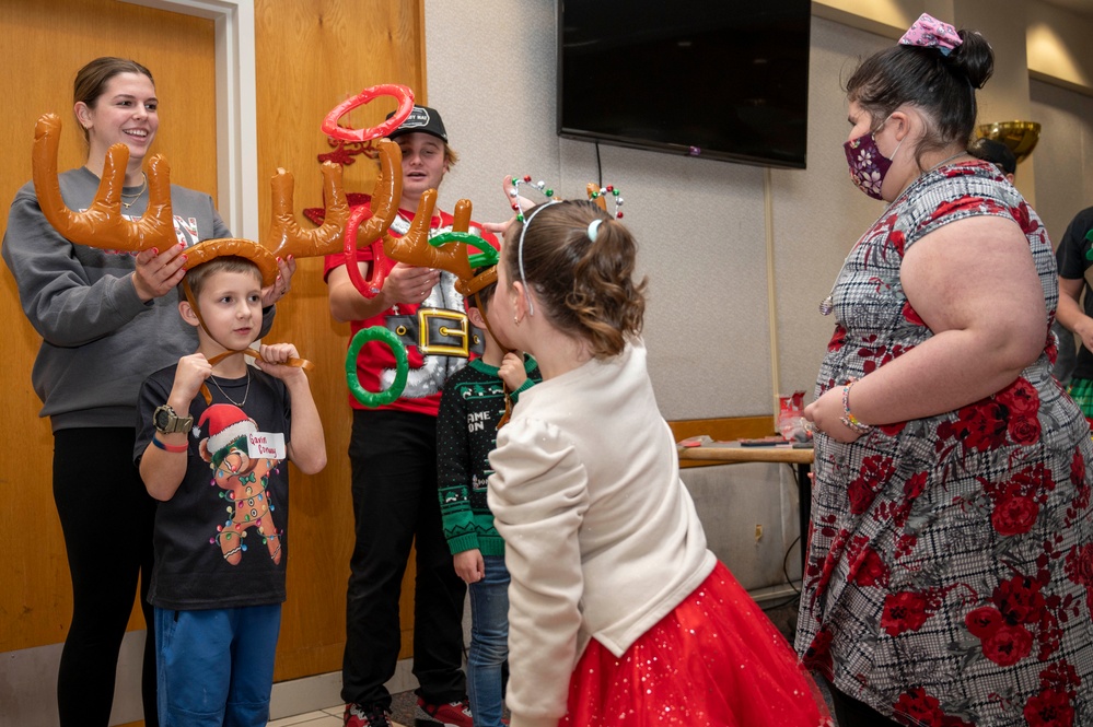 Naval Medical Center Portsmouth holds Annual Children’s Hematology/Oncology Christmas Party