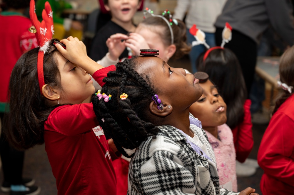 Naval Medical Center Portsmouth holds Annual Children’s Hematology/Oncology Christmas Party