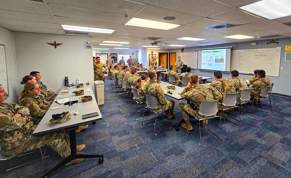 4th SFAB Medical Advisors train UCCS ROTC Cadets in TCCC Skills