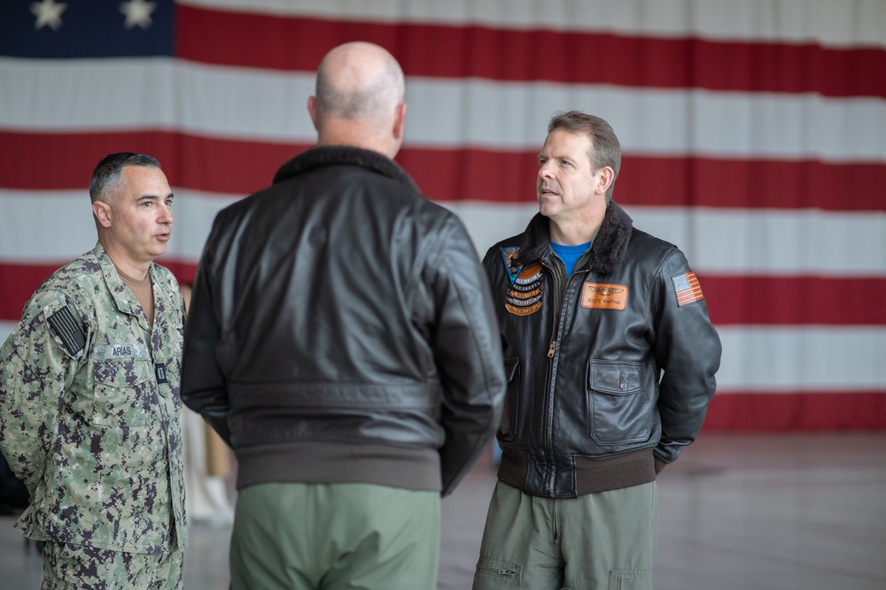 Airborne Command &amp; Control Squadron (VAW) 117 Returns from Deployment in Time for the Holidays