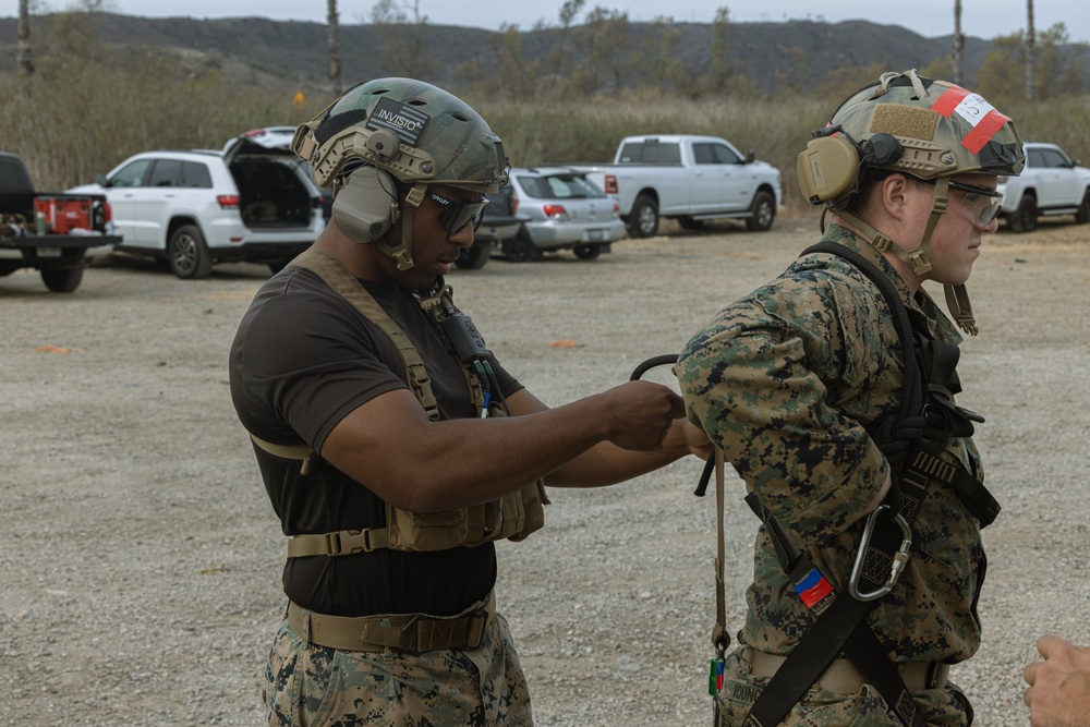 Marines conduct Helicopter Rope Suspension Techniques course with EOTG