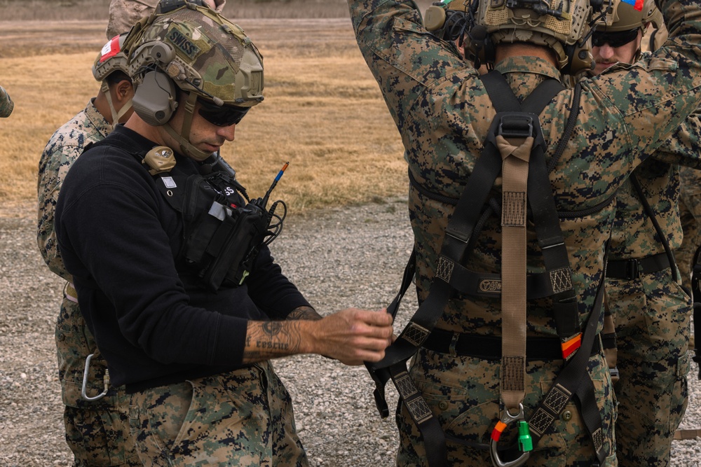 Marines conduct Helicopter Rope Suspension Techniques course with EOTG