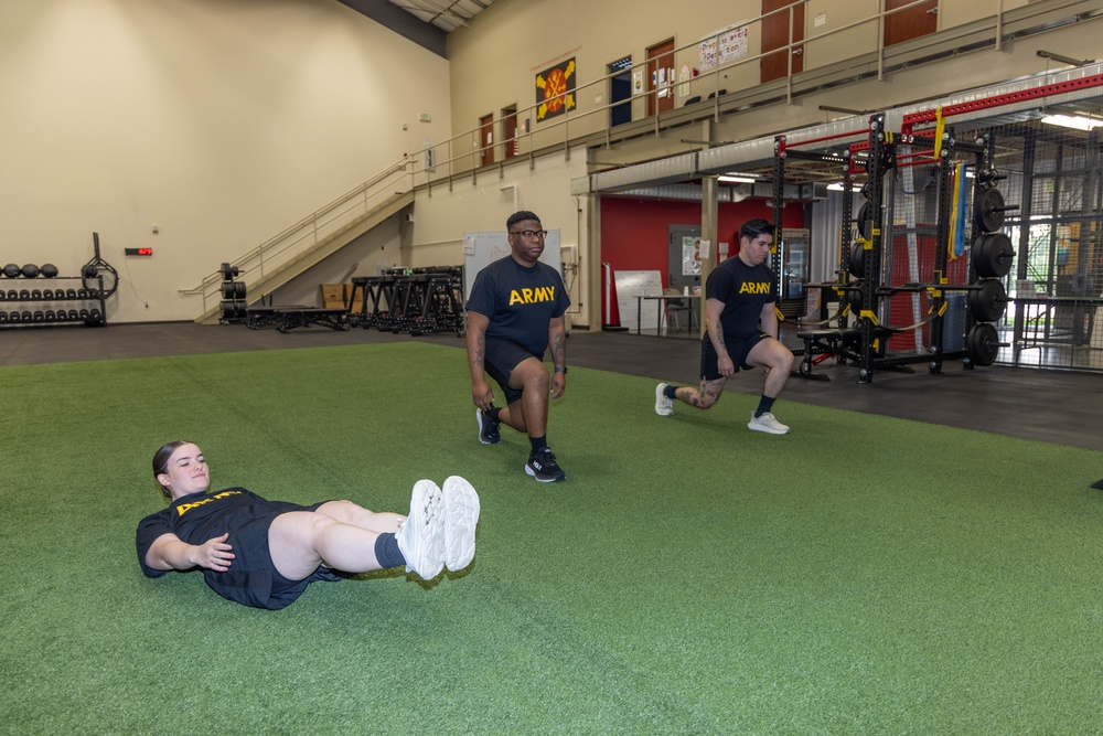 Soldiers from WRAIR-West participate in BET-HIIT training