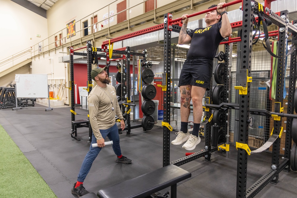 Soldiers from WRAIR-West participate in BET-HIIT training