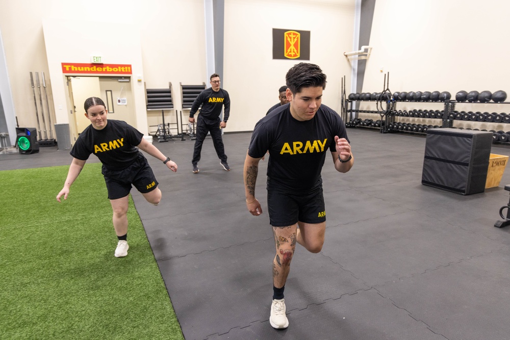 Soldiers from WRAIR-West participate in BET-HIIT training