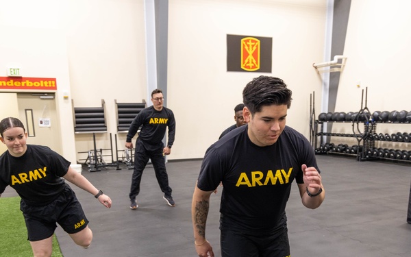 Soldiers from WRAIR-West participate in BET-HIIT training