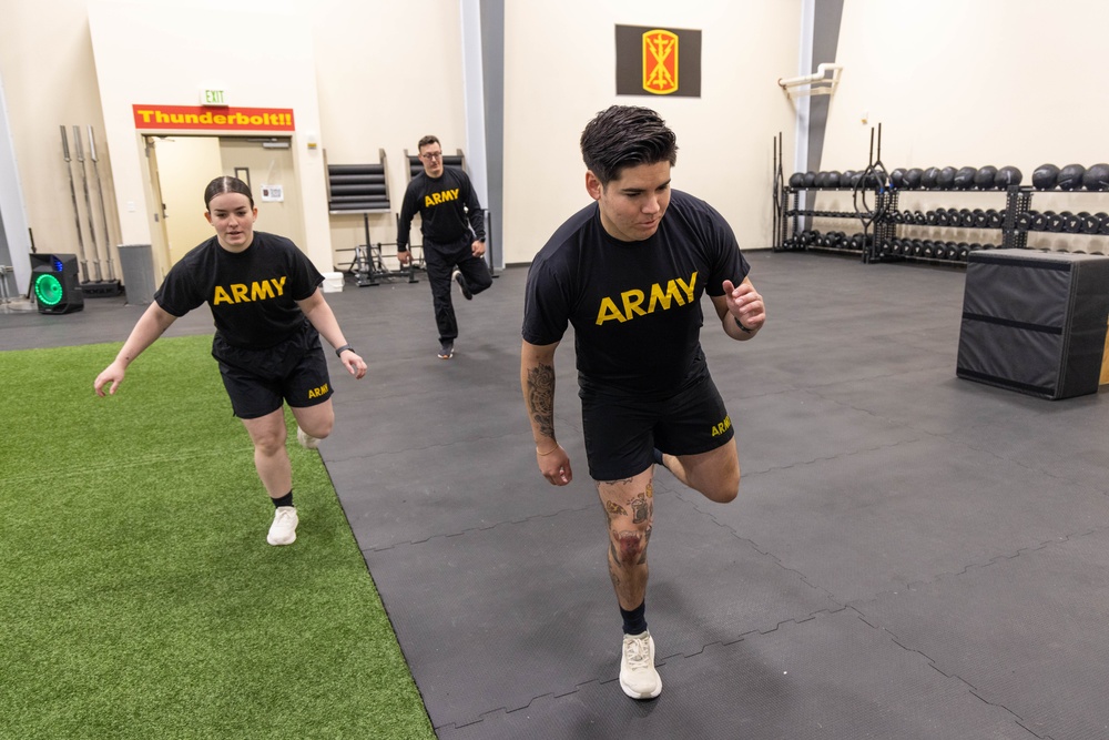 Soldiers from WRAIR-West participate in BET-HIIT training