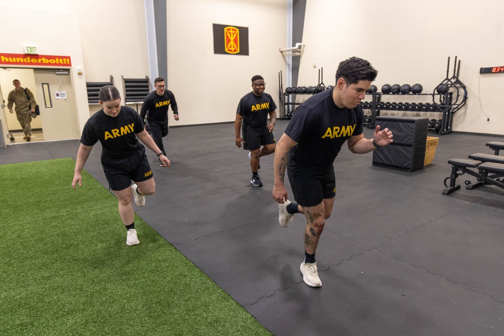 Soldiers from WRAIR-West participate in BET-HIIT training