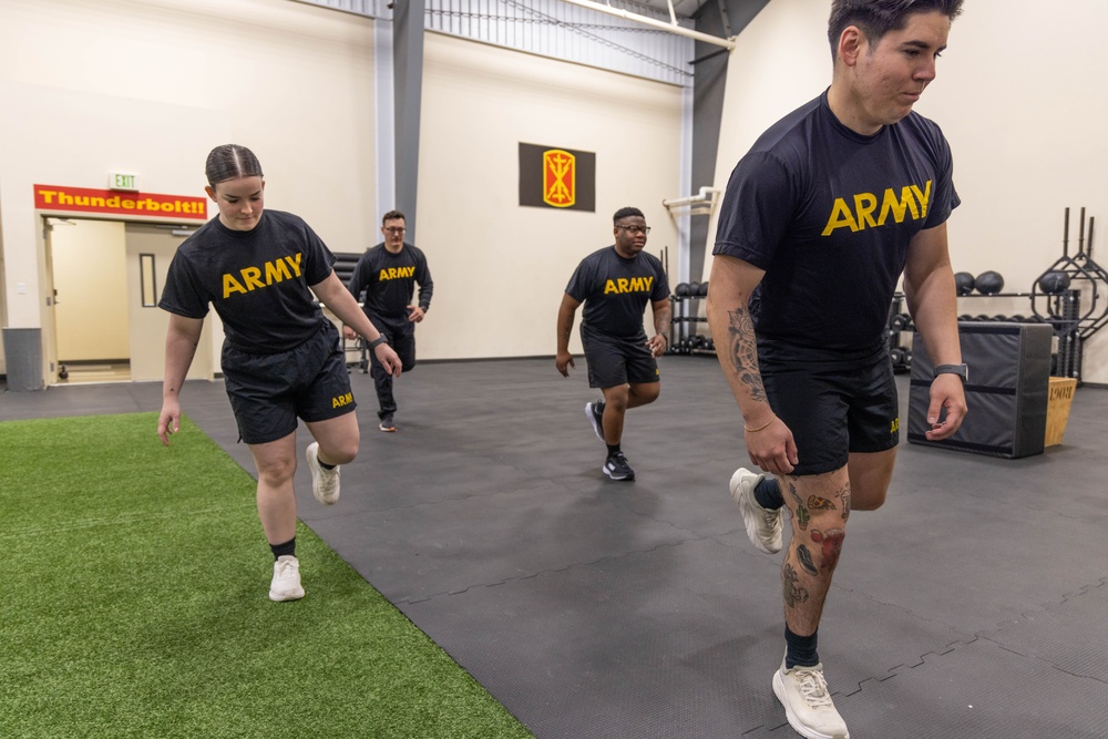 Soldiers from WRAIR-West participate in BET-HIIT training