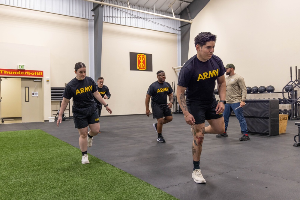 Soldiers from WRAIR-West participate in BET-HIIT training