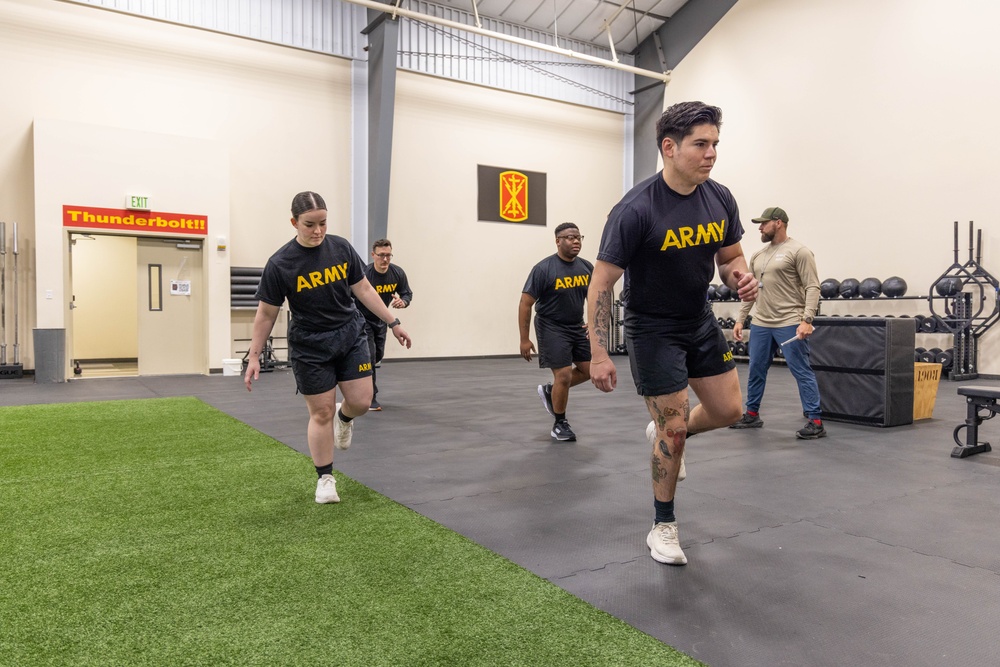 Soldiers from WRAIR-West participate in BET-HIIT training