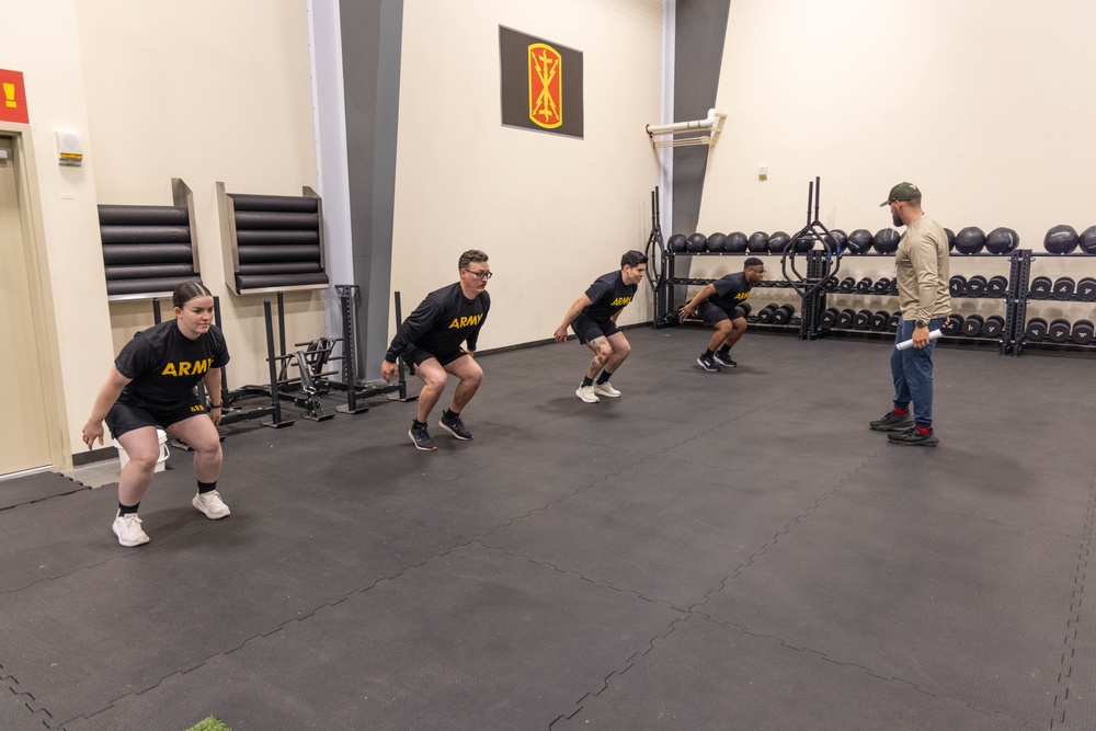 Soldiers from WRAIR-West participate in BET-HIIT training