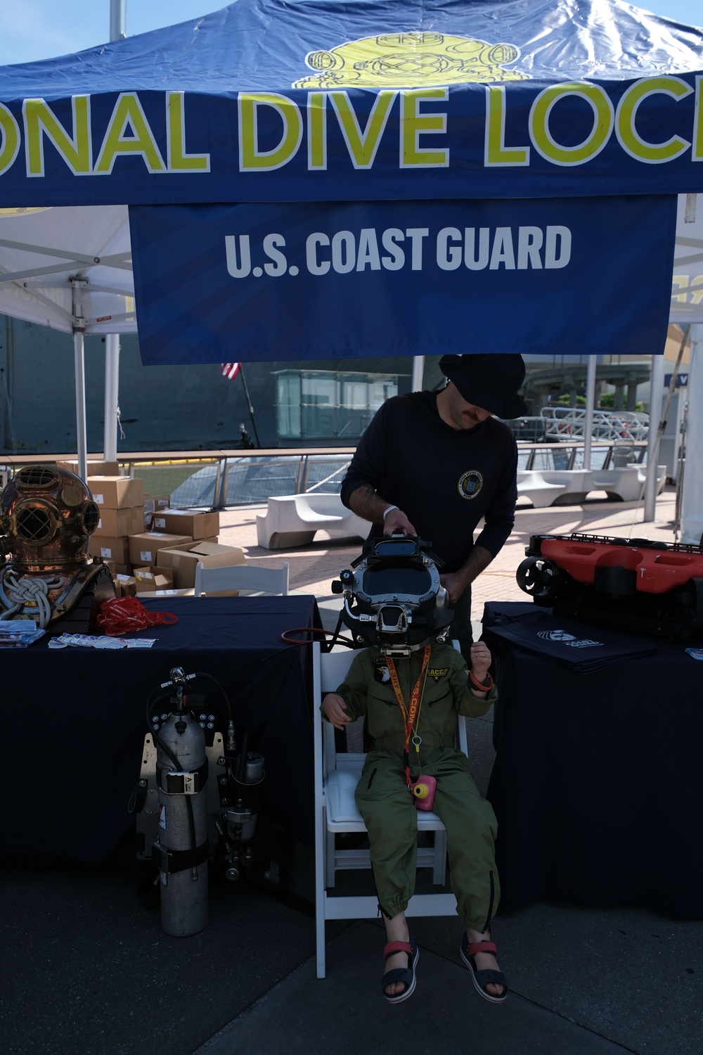 Coast Guard Divers support recruitment during Fleet Week