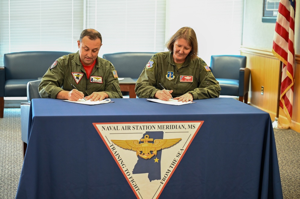 186 ARW and NAS Meridian sign Memorandum of Understanding