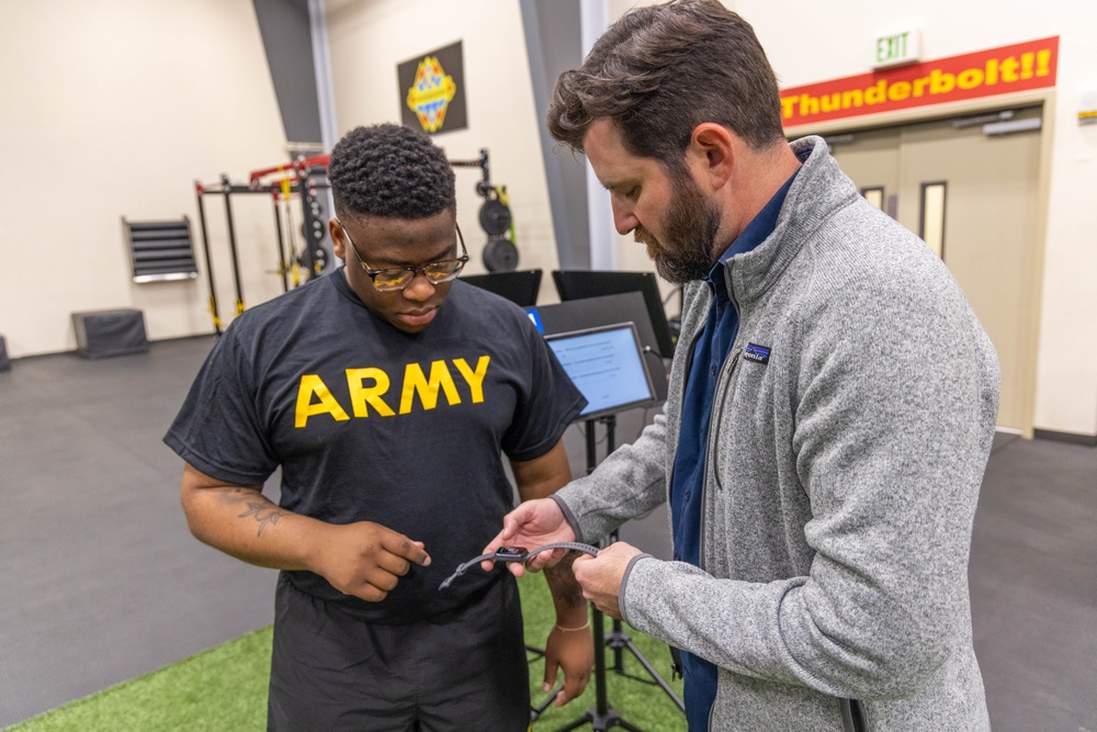 Soldiers from WRAIR-West participate in BET-HIIT training