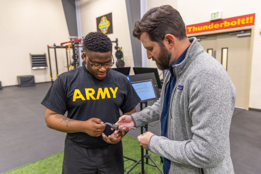 Soldiers from WRAIR-West participate in BET-HIIT training