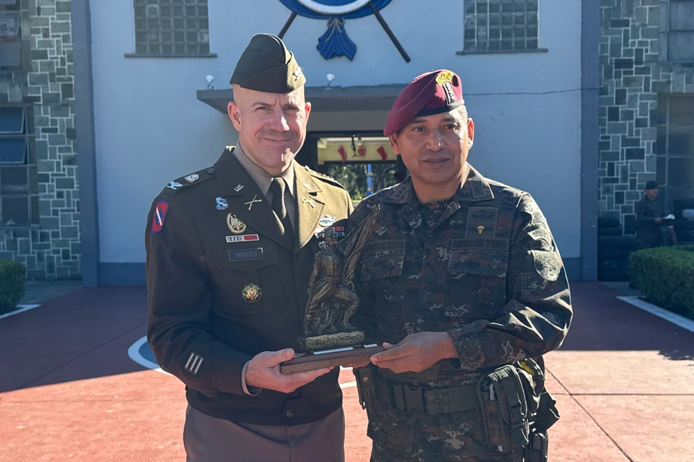 Arkansas National Guard Meets With Guatemalan Military Leadership