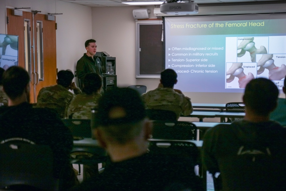 BACH Physician Assistant Students Teach Leg Injury Class