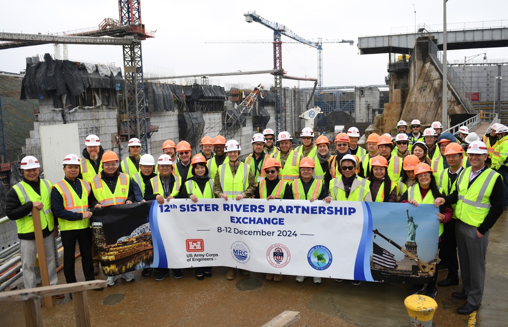 12th Mekong-Mississippi Sister Rivers Partnership Exchange visits Kentucky Lock