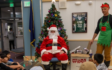 Marines and Airmen Deliver Holiday Cheer to Alaska’s Arctic Communities