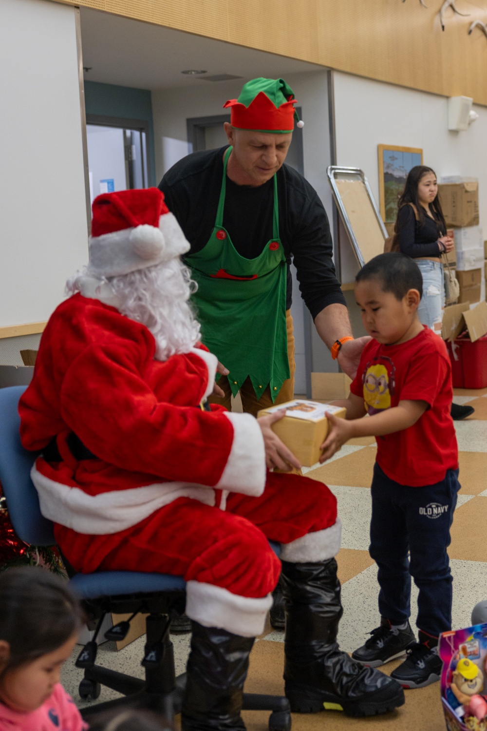 Service Members Deliver Toys in Noatak