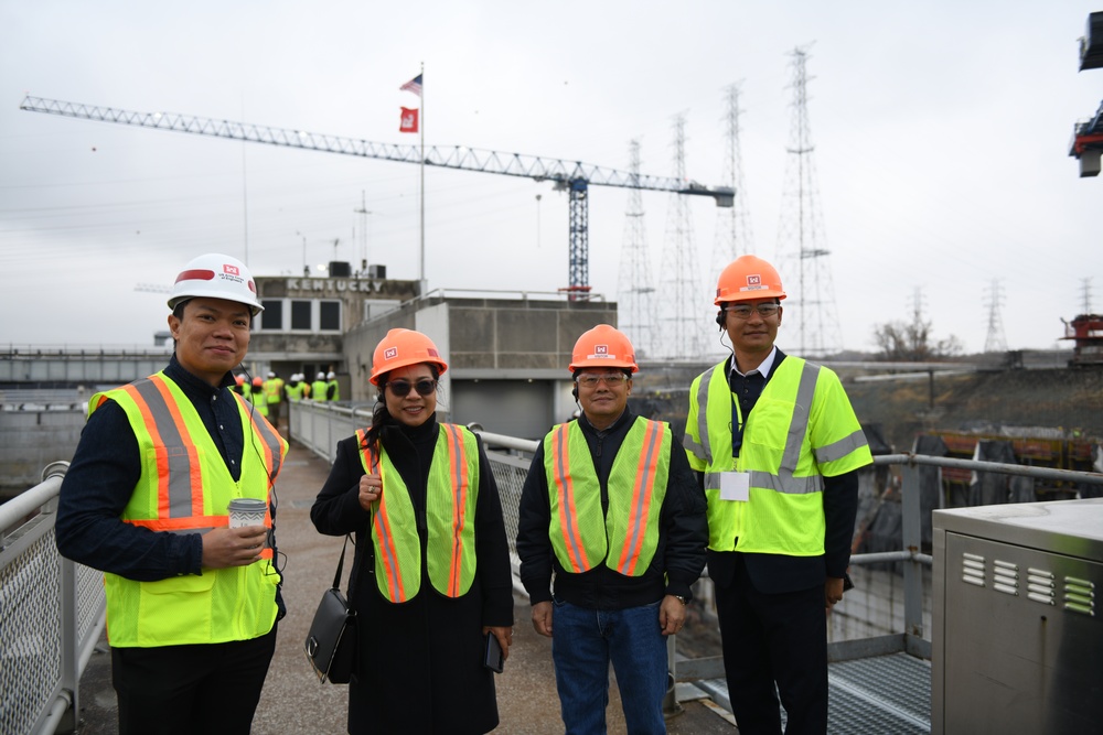 12th Mekong-Mississippi Sister Rivers Partnership Exchange visits Kentucky Lock