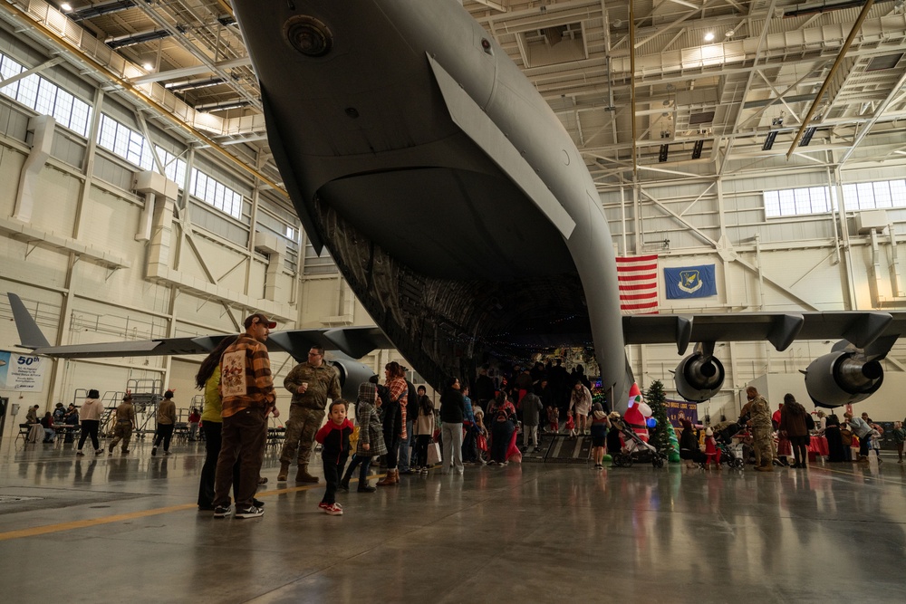 305th Air Mobility Wing Holds Annual Holiday Party